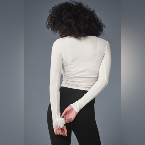 Alo Yoga Gather Long Sleeve Top – Raspberry Sorbet – Size Small – Color Sold Out - Picture 5 of 12